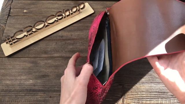 Клатч женский из кожи питона P0110R смотреть онлайн