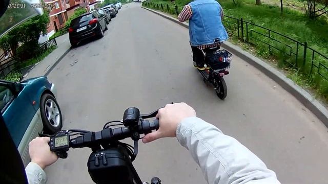 тестируем мамин новый самокат WHITE SIBERIA- 2x MINI смотреть онлайн