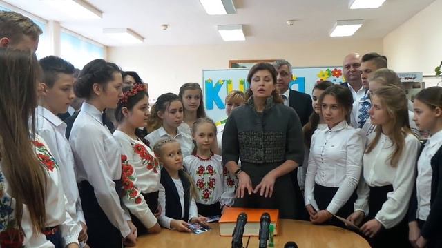 З робочим візитом на Хмельниччину приїхала дружина Президента України Марина Порошенко смотреть онлайн