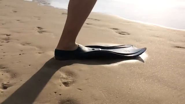 Патриот спасает флаг тонущий в море смотреть онлайн