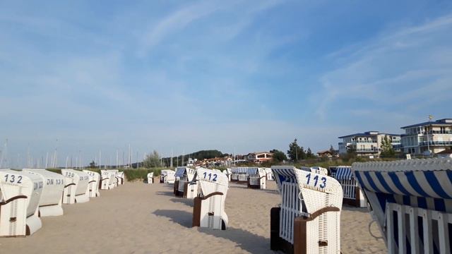 Балтийское море.Купаемся в ледяной воде... смотреть онлайн