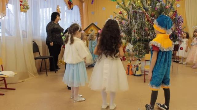 Выход. Утренник в детском саду 14 Сызрань смотреть онлайн
