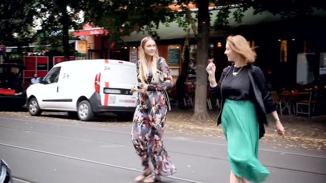 Stardrive mit Nina Suess - Mercedes-Benz Fashion Week Berlin 2016 смотреть онлайн