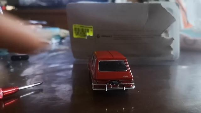 Renault 6 1/43 смотреть онлайн