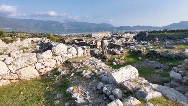 Ксанф (или Ксант, ликийск.: 𐊀𐊕𐊑𐊏𐊀 Arñna, др.-греч. Ξάνθος, лат. Xanthus, тур. Ksantos) смотреть онлайн