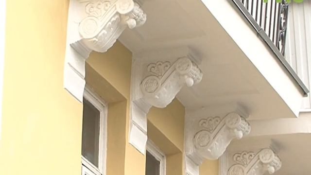 Лепнину на фасаде дома восстановили по архивным фотографиям смотреть онлайн