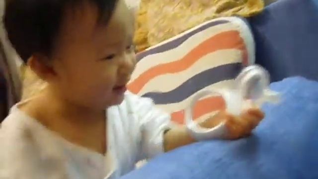 Adora hops to the beat of the drum player 2009-10-20 2