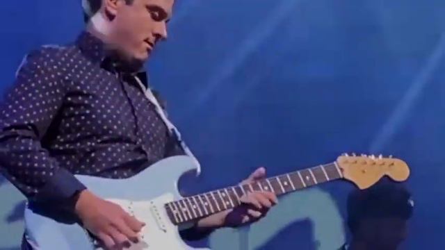 Guitar solo from After Midnight by Eric Clapton (Max Meyer guitar) смотреть онлайн