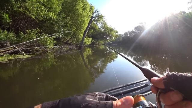 ГОЛАВЛЬ НА УЛЬТРАЛАЙТ. Снял с себя 10 КЛЕЩЕЙ!!! Рыбалка Сплавом по Дикой Реке смотреть онлайн