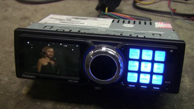 Rolsen RCR-300B (обзор)