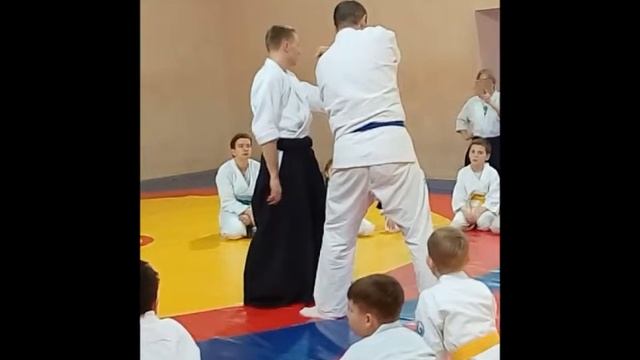 Алексей Старов.Таши Вадза. Гяку Ханми - Сихо Нагэ Омотэ (ладонь вниз. без удара) смотреть онлайн