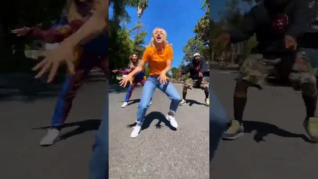 EVERYBODY- Backstreet Boys dance with Twitch and Allison смотреть онлайн