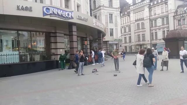 Гитара 🎸 и губная гармошка на улице Баумана #SpaceHerе смотреть онлайн