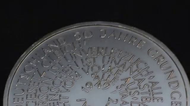 #10DM Münze „50 Jahre Grundgesetz“ - 50 лет Основному закону ФРГ смотреть онлайн