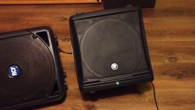 Test: RCF 322a vs. Mackie DLM12 - Joe смотреть онлайн