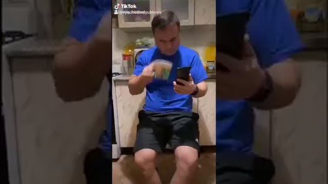 ИСПУГАЛСЯ. смотреть онлайн