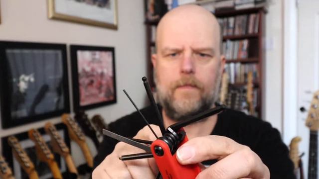 Cut Your Guitar Tool Clutter with the Fender 14-in-1 Guitar & Bass Multitool смотреть онлайн