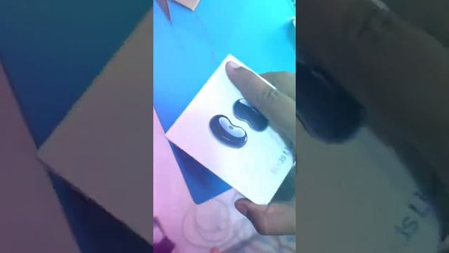 Samsung Galaxy Buds Live смотреть онлайн