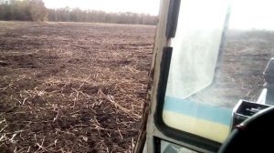 Подготовка почвы под посев обед в поле 10 октября 2020