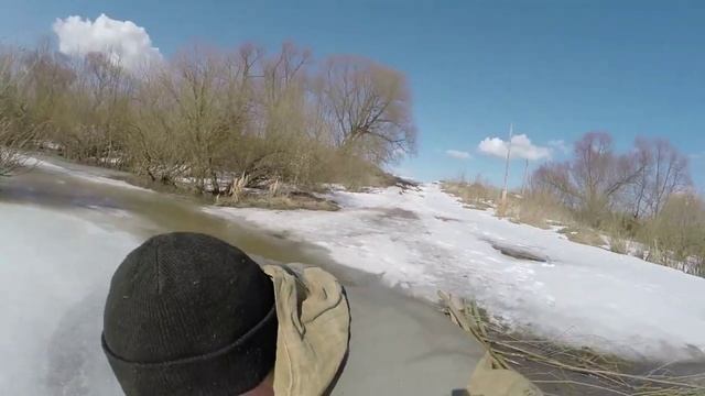 Тонкий лёд. Не повторяйте за Олегом.