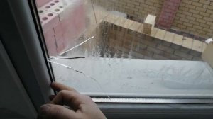 Неизвестно что произошло! Никто его НЕ ТРОГАЛ!!! ЛОПНУЛ стеклопакет. Ремонт квартир.