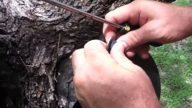 Simple Flip Flop Fix - How to Fix Broken Flip Flops! смотреть онлайн