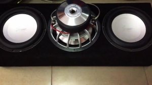 Сабвуфер с одним активным и двумя пассивными излучателями