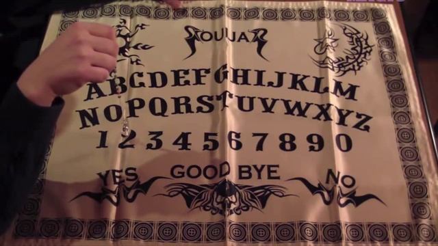 Как работать с Колдовской Доской Уиджи? Часть 2 - Предсказания смотреть онлайн