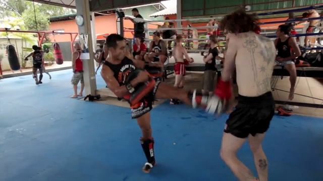 Tiger Muay Thai training on Phuket смотреть онлайн