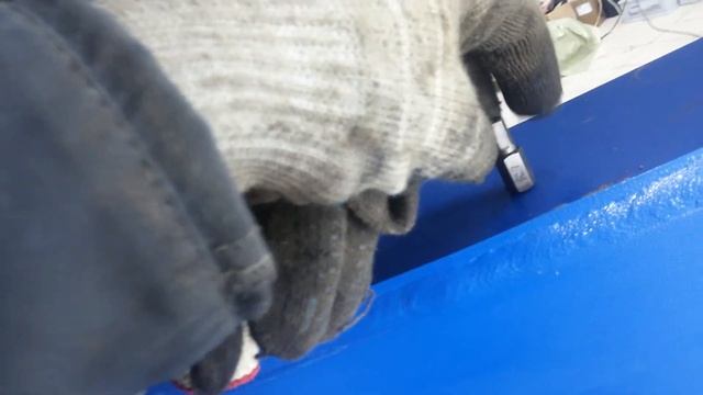 Volvo XC90. Замена задних тормозных колодок. Заметки.