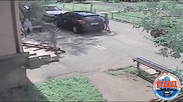 РОЛИК БЕГ ВО ДВОРЕ смотреть онлайн