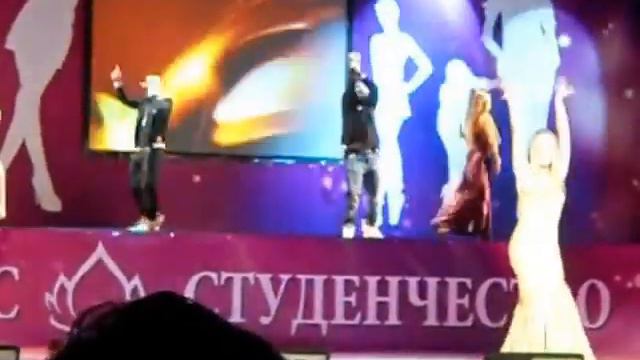 Дефиле в вечерних нарядах. смотреть онлайн