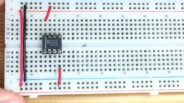 CONTADOR BINARIO 4 BITS DEL 0 AL 15 (74LS193 Y 555 TIMER) смотреть онлайн