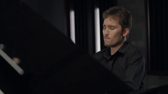 Э. Гранадос - «Эпилог. Серенада призрака» из сюиты «Гойески» / Валентин Малинин (фортепиано) смотреть онлайн