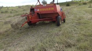 Тюкую Сено Трактором ДМТЗ 404 и Пресс Подборщиком WELGER AP 42 !
