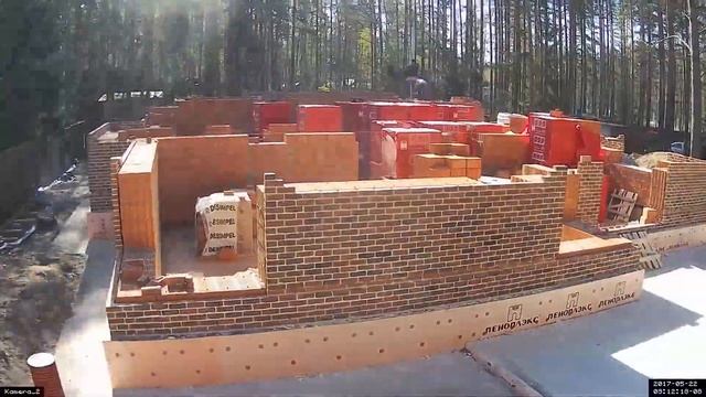 Видео процесса строительства дома из кирпича от "ПетроградСтрой". смотреть онлайн