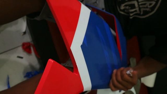 HONDA CBR 150 FULL WRAPPING PAKAI STICKER ORACAL смотреть онлайн