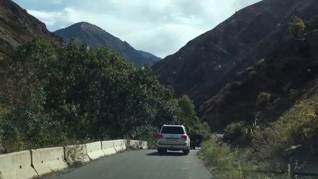 Едем на плато Асы. Kazakhstan. The roads. Mountains. Дороги в горах Казахстана. Ущелье Тургень смотреть онлайн