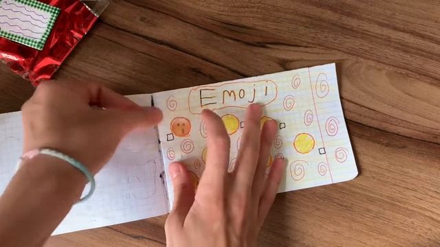 Бумажные сюрпризы - ПЕРВАЯ РАСПАКОВКА!! Паппи, эмодзи. смотреть онлайн