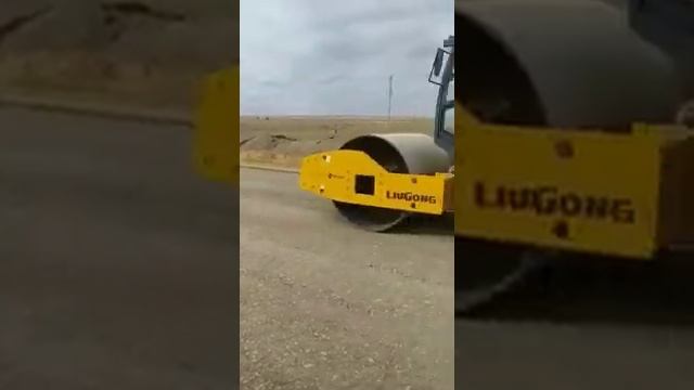 Уплотнение дополнительного слоя основания. ПК 80+00-82+00. Дата 07.09.2021 г. смотреть онлайн