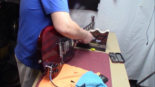 Epiphone SG Gets Extra Slinky Strings and Setup смотреть онлайн