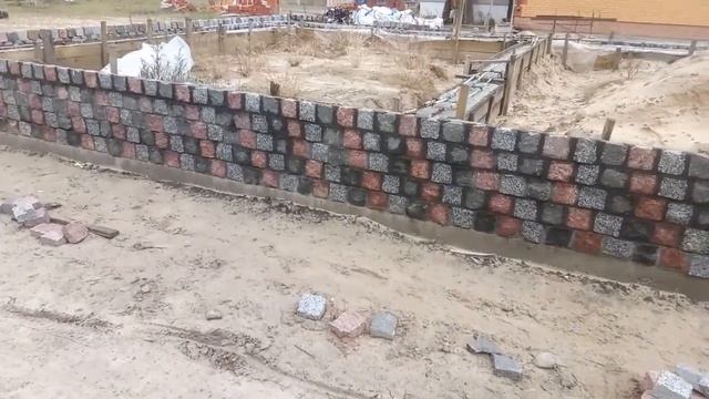 Отделка цоколя. Колотой гранитной брусчаткой 3 смотреть онлайн
