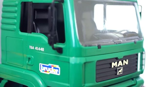 Игрушка для мальчиков - машинка брудер мусоровоз смотреть онлайн