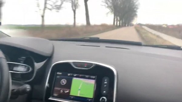 Driving decat 252hp Clio IV RS. *LOUD*