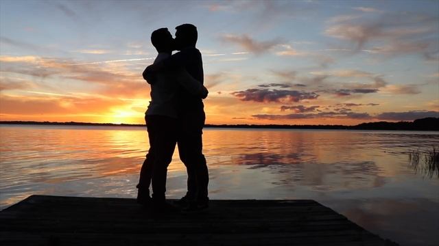 Finding Alone Time смотреть онлайн