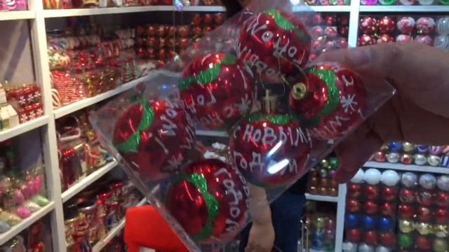 ЗАКУПАЕМ ОПТОМ ТОВАРЫ К НОВОМУ ГОДУ / САМЫЙ БОЛЬШОЙ РЫНОК В КИТАЕ (Часть 2: Новогодние игрушки) смотреть онлайн