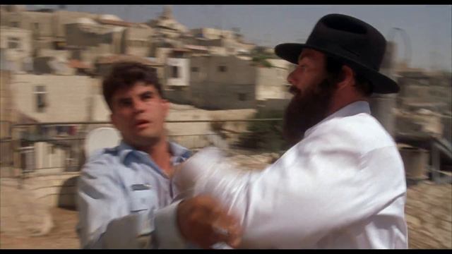 Jean-Claude Van Damme escapes from the police and fights with Abdel Qissi / The Order (2001) смотреть онлайн