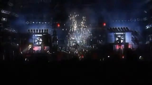 Rammstein (ft.Bobo) Engel Live Aus Berlin 1998