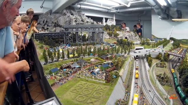 Миниатюрная страна чудес Miniatur Wunderland смотреть онлайн