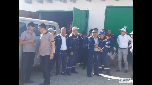 15 минут назад это ситуация случилось в Казахстане смотреть онлайн